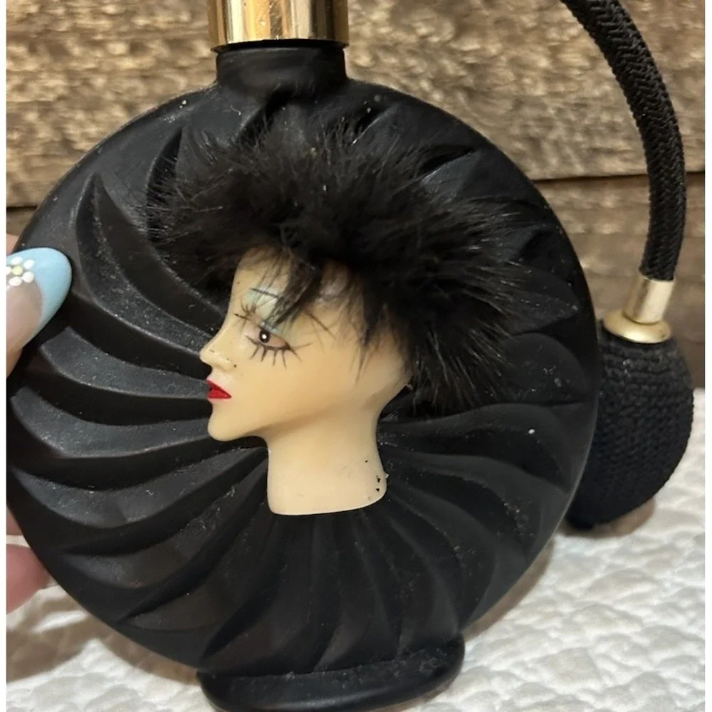 Matte‎ Black Amethyst Glass Perfume Bottle Woman's Face Chains Fur Hat Atomizer